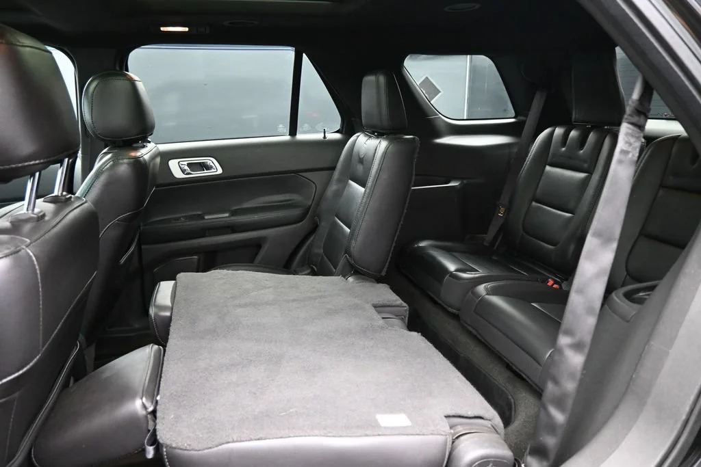 Used 2013 Black Ford Limited image 25