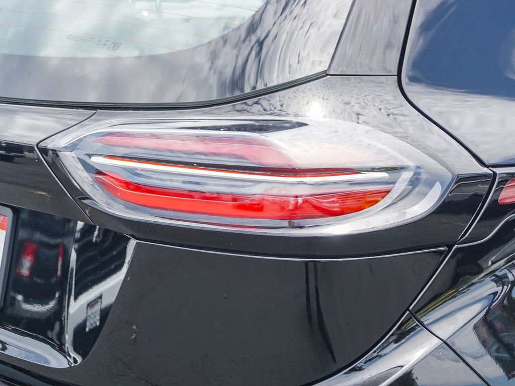 Used 2022 Black Chevrolet 1LT image 7