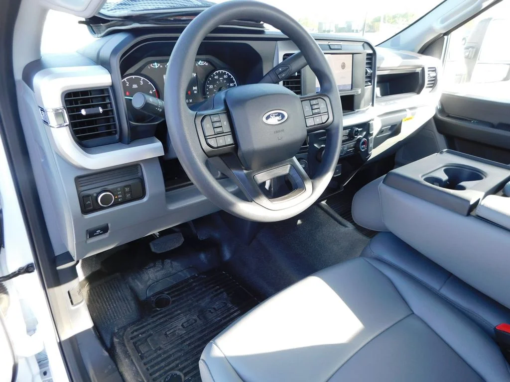 2026 Ford F-350 Super Duty XL - Photo 17