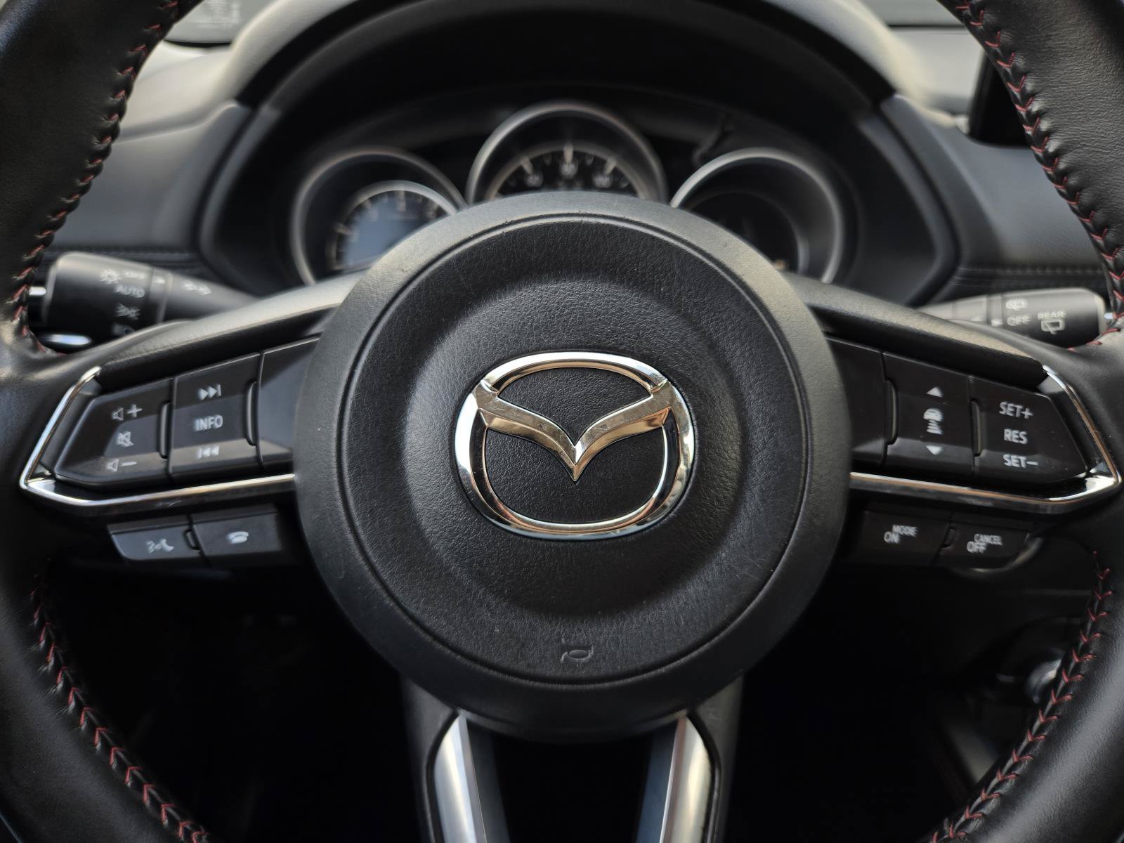 Certified Used 2025 Gray Metallic Mazda 2.5 S Carbon Edition image 36