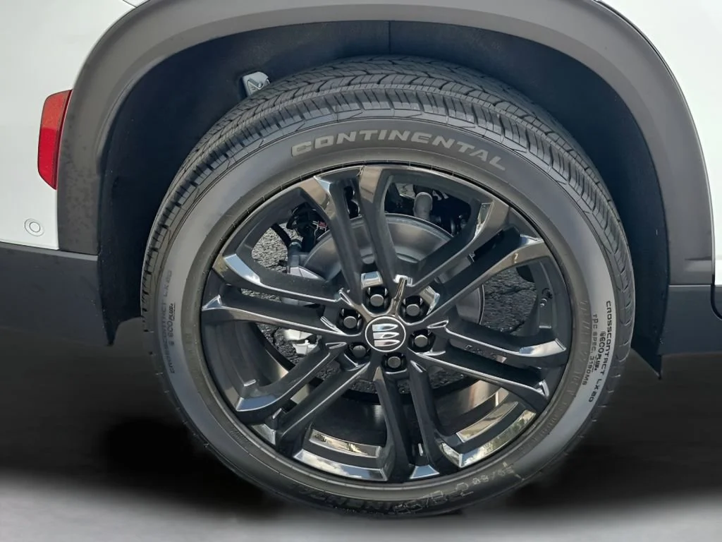 New 2026 Iridescent White Tricoat Buick Preferred image 19