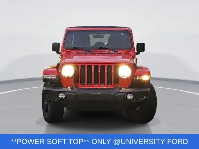 Used 2023 Red Jeep Altitude image 8