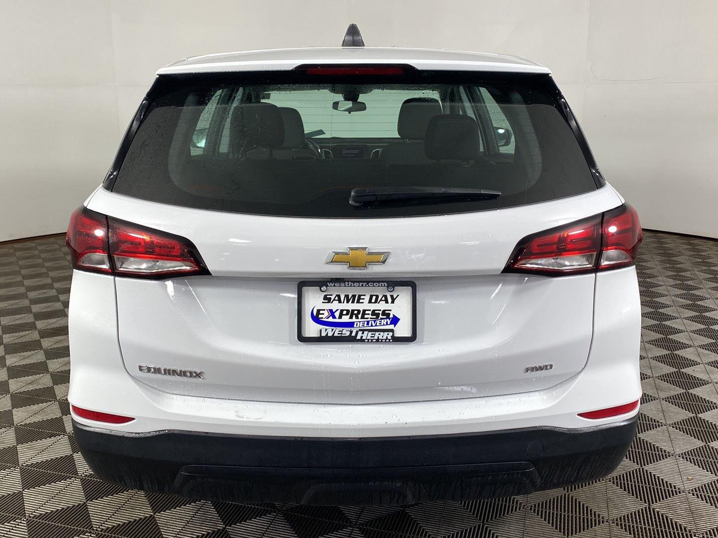 Used 2024 Summit White Chevrolet LS image 8