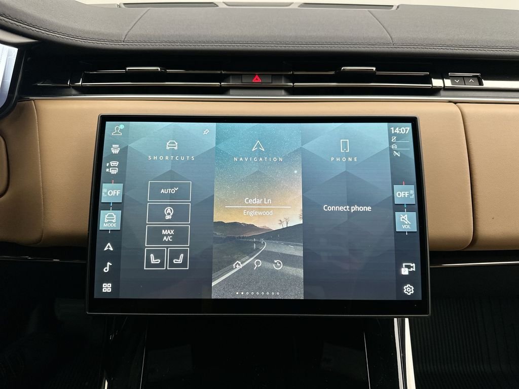 New 2026 Fuji White Land Rover SE image 13
