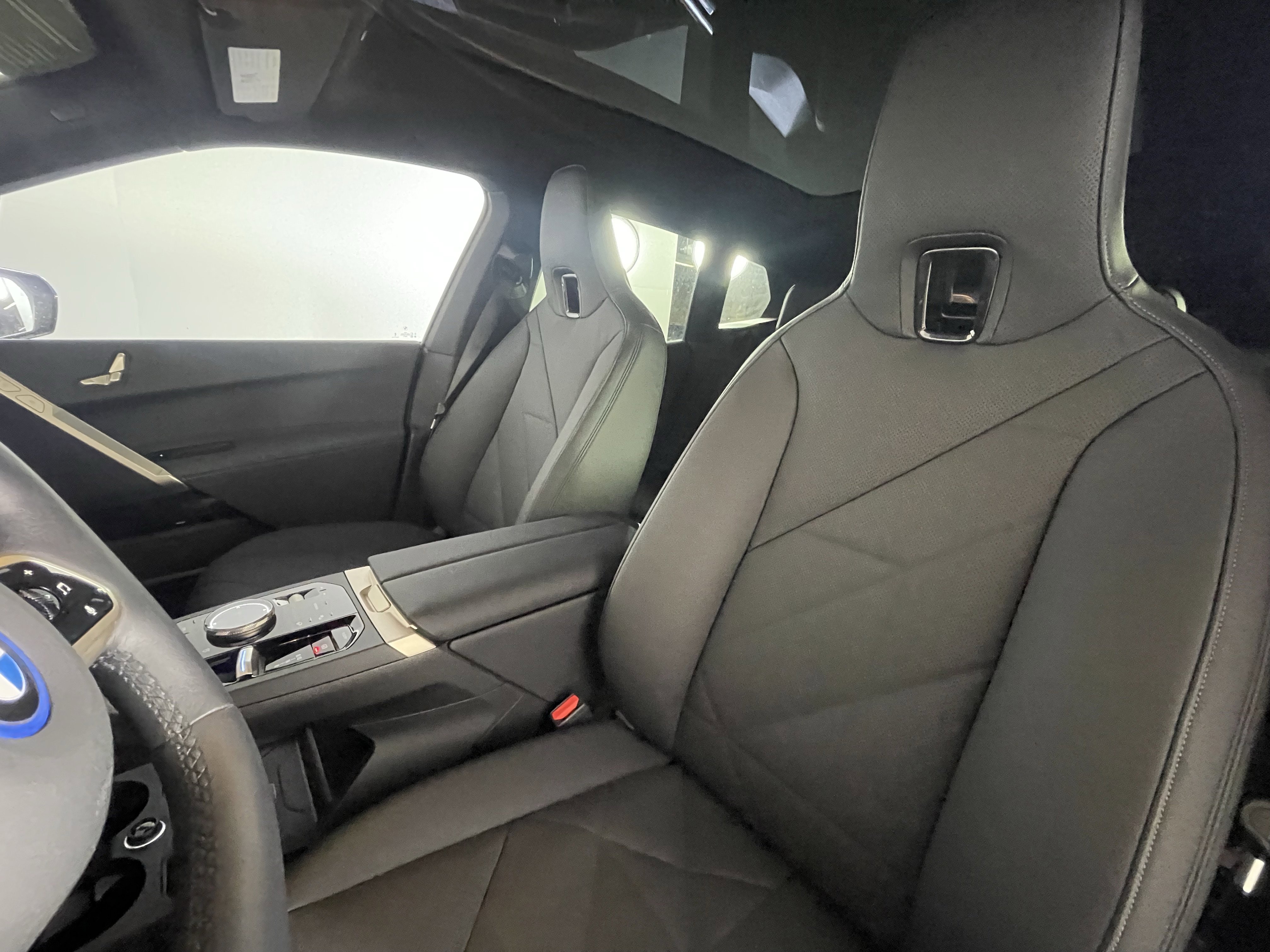 Certified Used 2025 Phytonic Blue Metallic BMW xDrive50 image 9