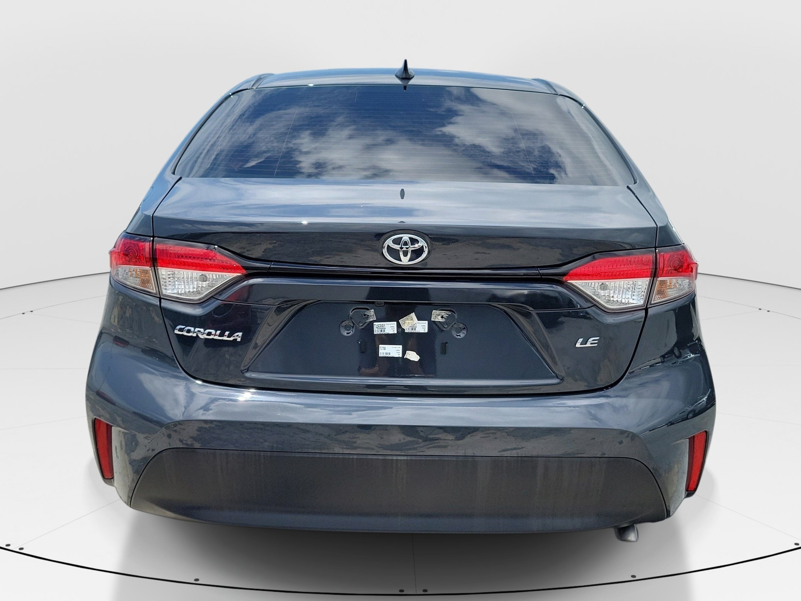 Used 2025 Underground/Mid Blk Met Toyota LE image 5