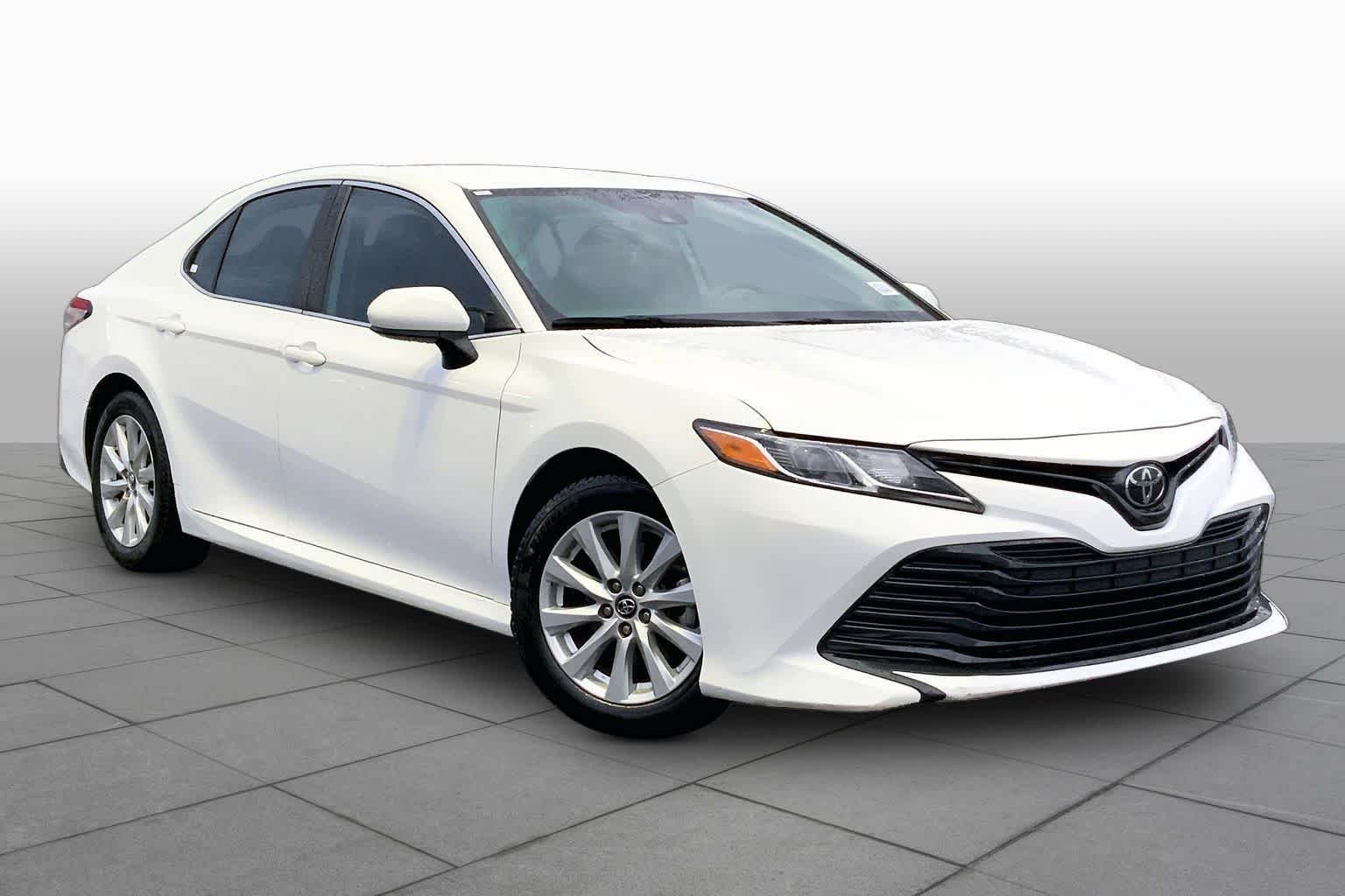 Used 2019 Super White Toyota LE image 3