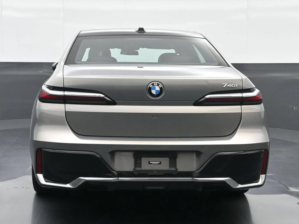 Certified Used 2023 Oxide Grey Met BMW 740i image 7