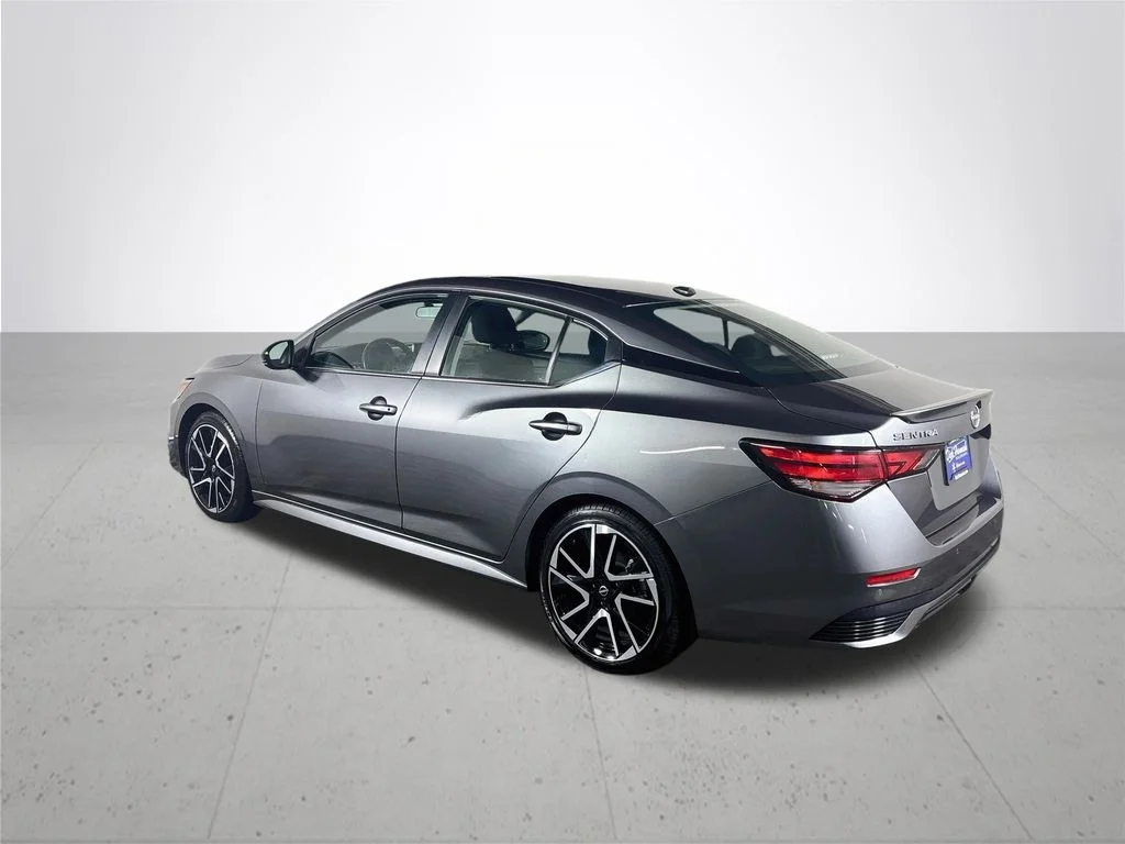 Used 2025 Gray Nissan SR image 8