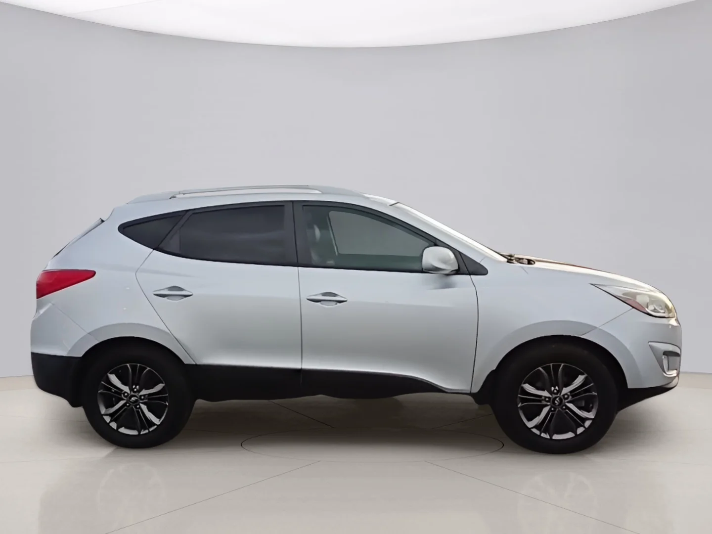 Used 2014 Silver Hyundai GLS image 6