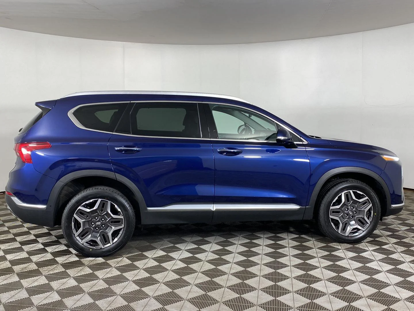 Used 2021 Stormy Sea Hyundai Limited image 7