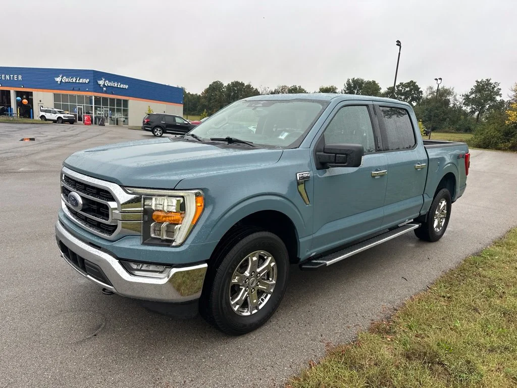 Used 2023 Blue Ford XLT image 3