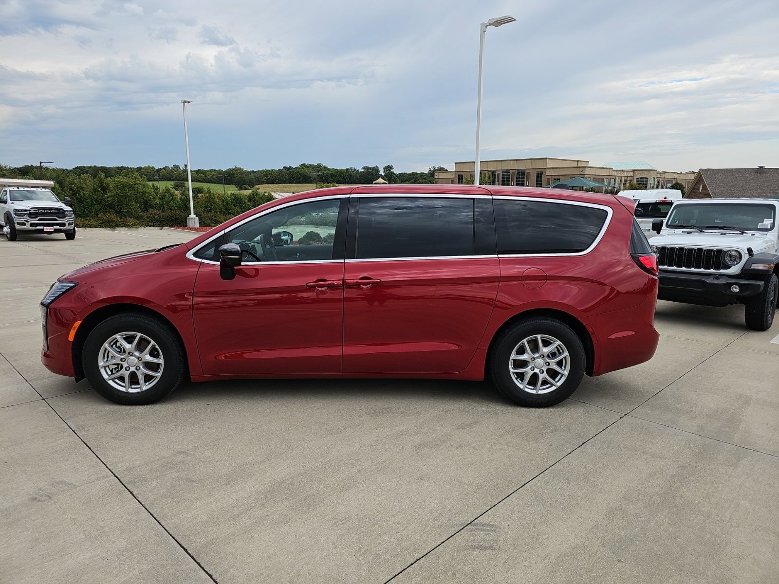 New 2027 Red Hot Pearlcoat Chrysler Select image 2