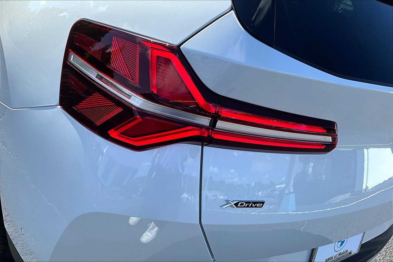 New 2026 Mineral White Metallic BMW 30 xDrive image 15