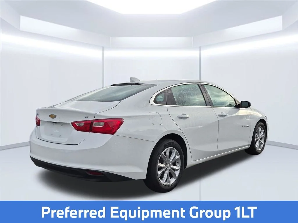 Used 2023 White Chevrolet LT image 6