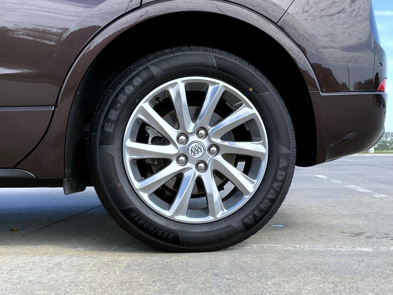 Used 2020 Brown Buick Essence image 23