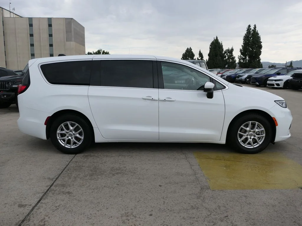 Used 2023 White Chrysler Touring L image 2