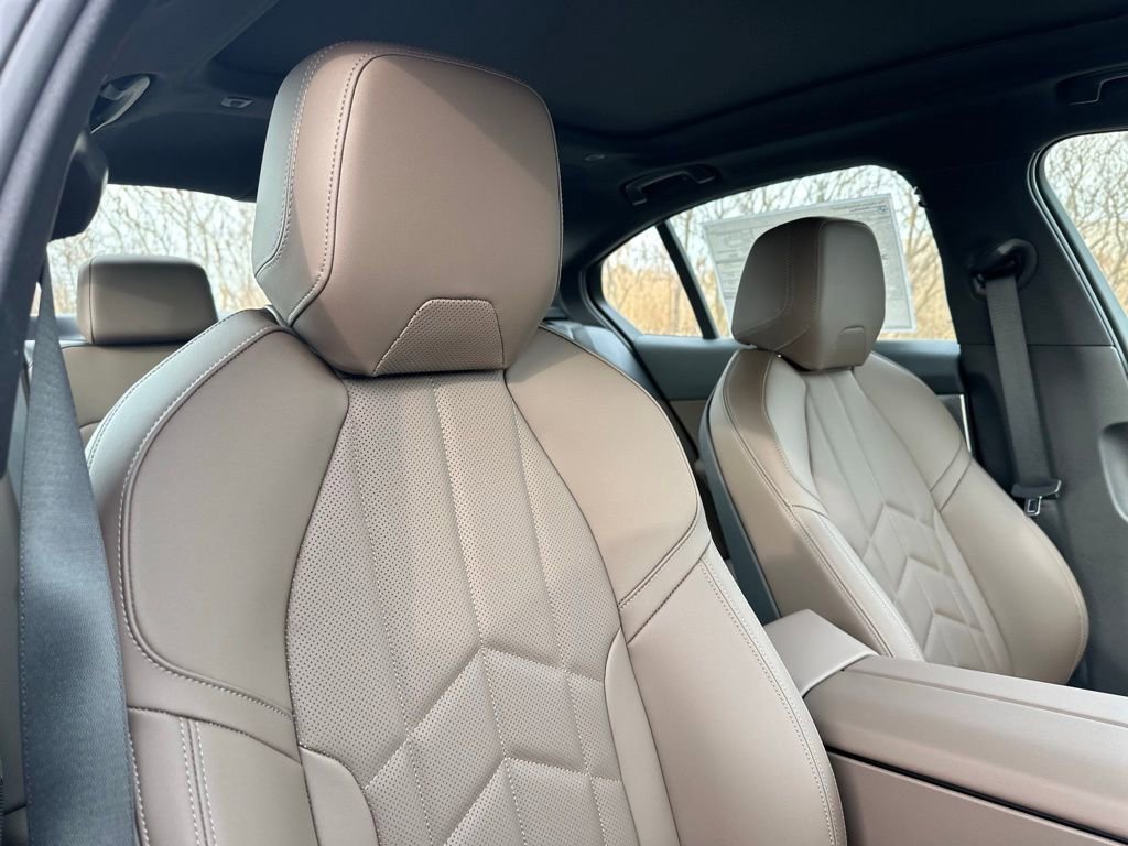 New 2026 Black Sapphire Metallic BMW 530i xDrive image 26