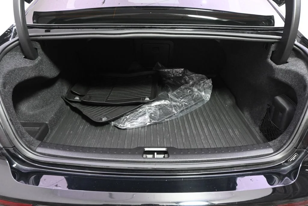 Used 2023 Black Volvo Plus Dark Theme image 19
