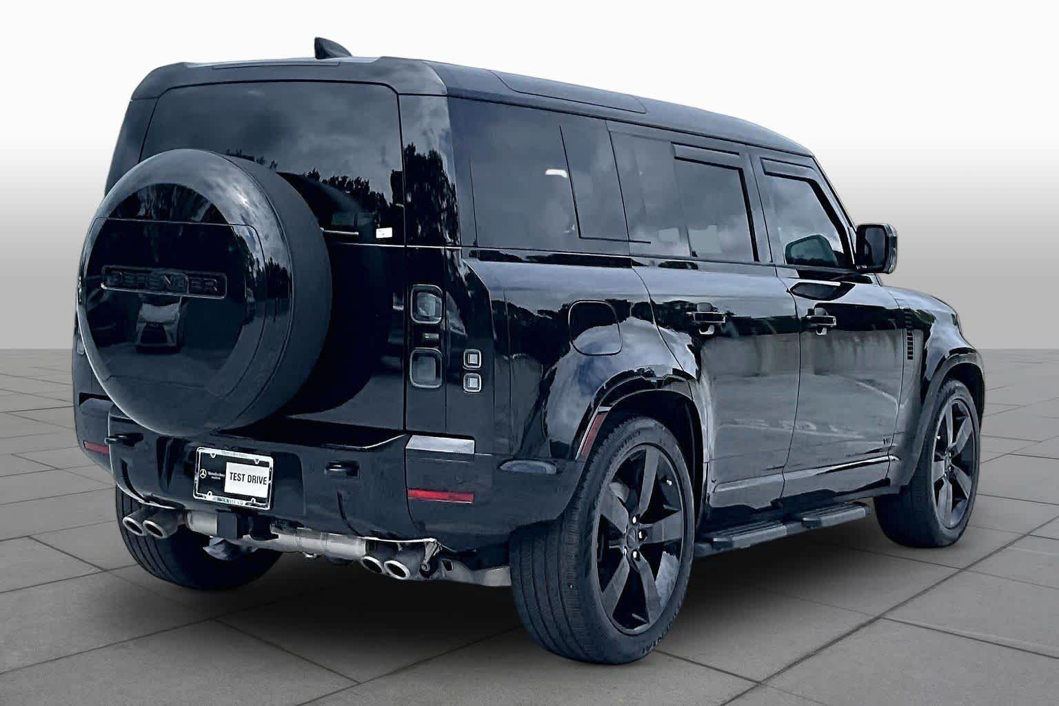 Used 2026 Santorini Black Metallic Land Rover V8 image 22