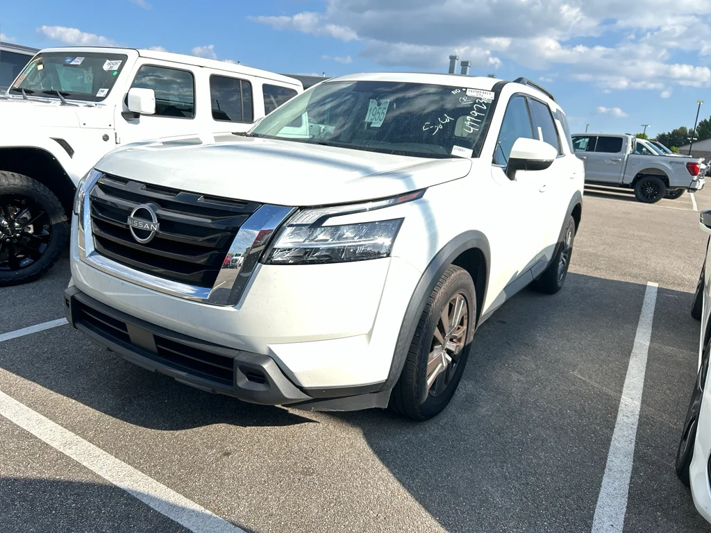 2022 Nissan Pathfinder SV 4WD's photo