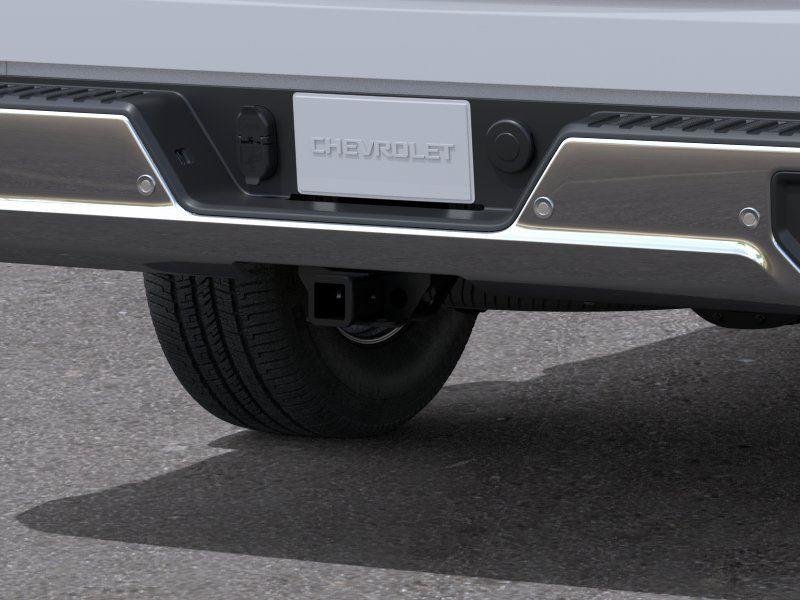 New 2026 Summit White Chevrolet WT image 14