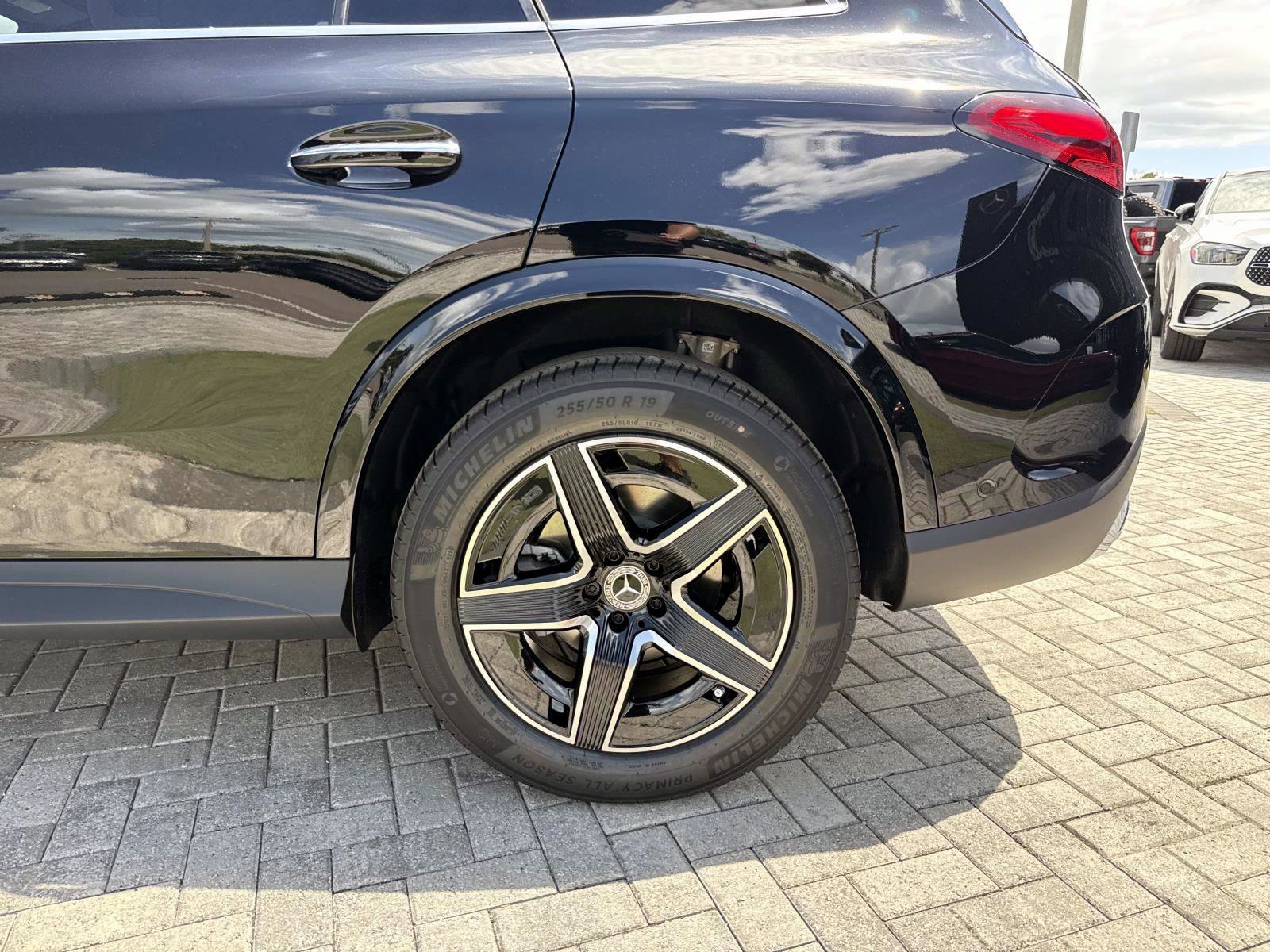 New 2026 Black Mercedes-Benz 300 SUV image 11