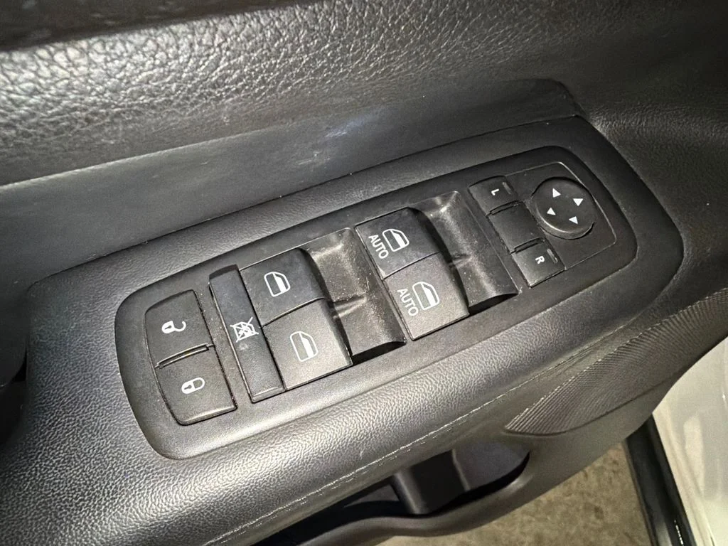 Used 2015 Bright White Clearcoat Jeep Laredo image 17