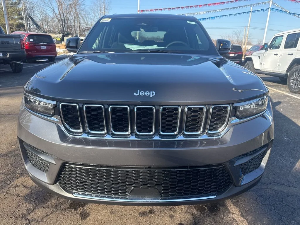 New 2026 Baltic Gray Metallic Clearcoat Jeep Laredo X image 9