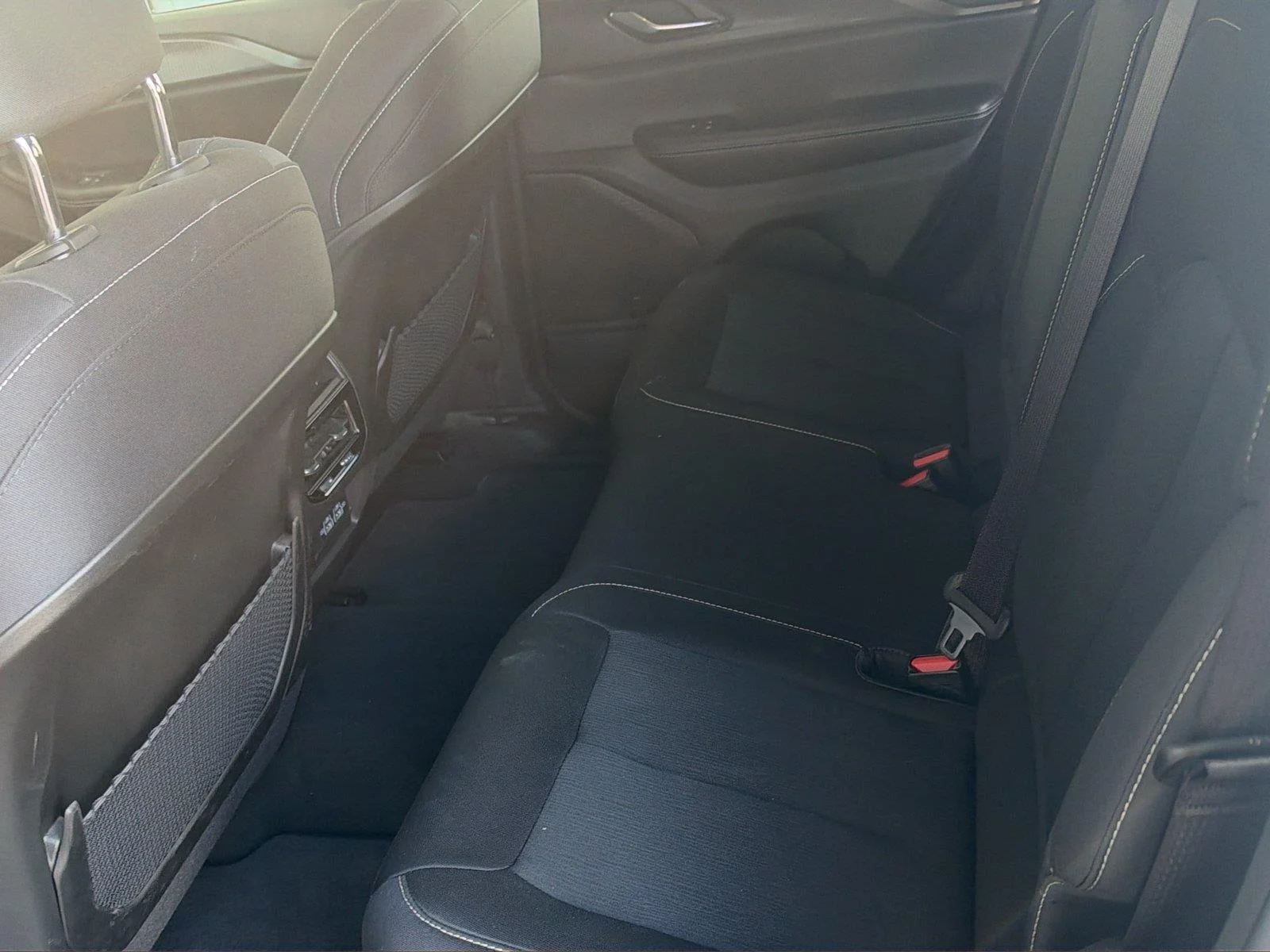 Used 2024 Silver Zynith Jeep Laredo X image 10