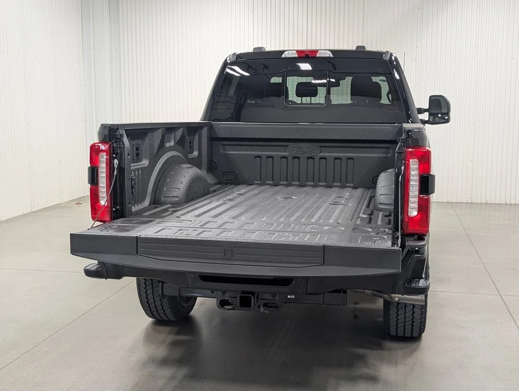 New 2026 Agate Black Metallic Ford F-250® Lariat® image 28