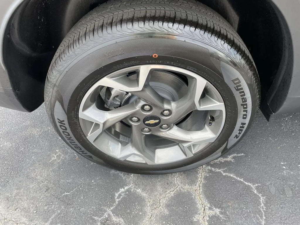 New 2026 Mosaic Black Metallic Chevrolet LT image 7