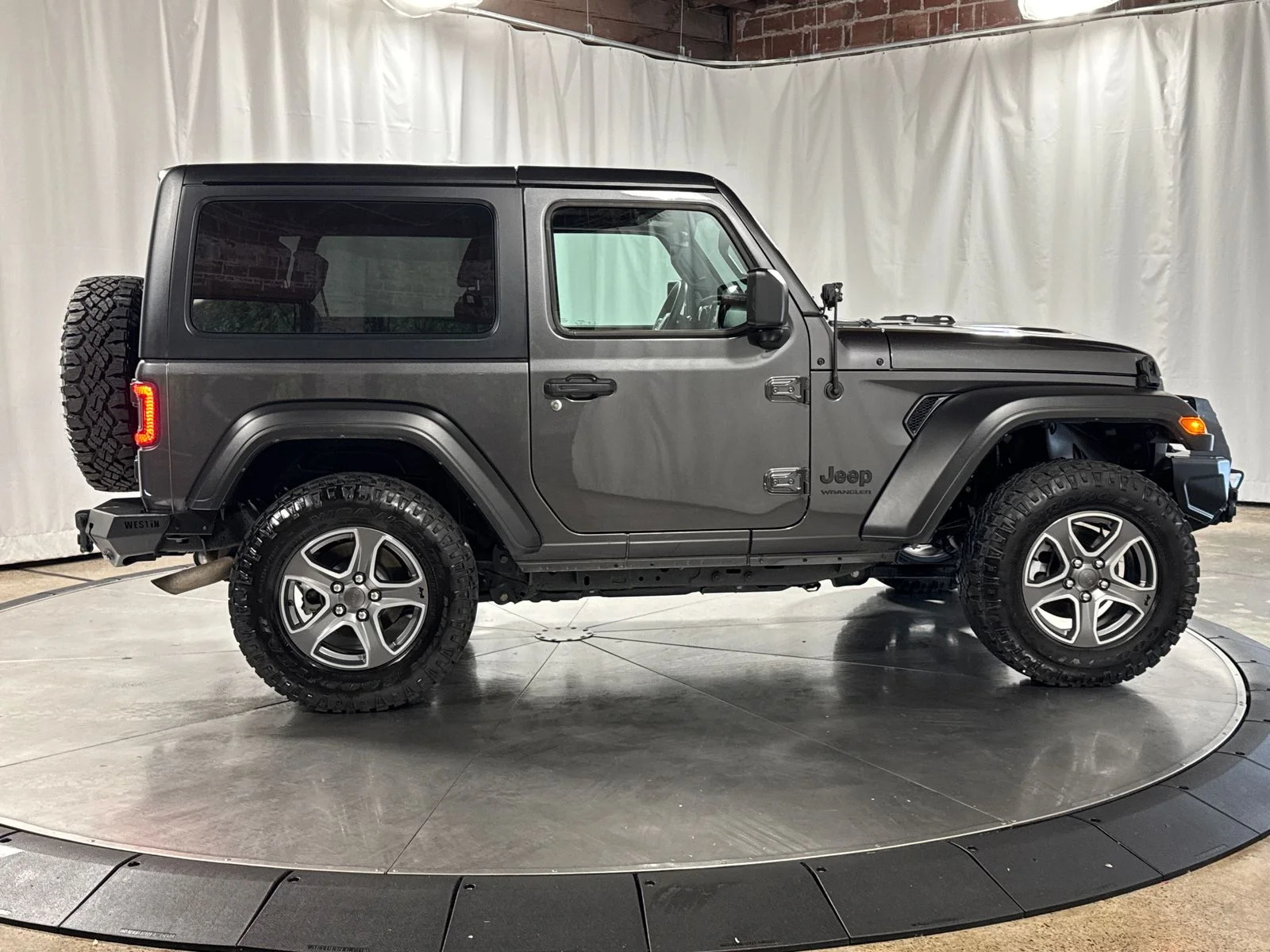 Used 2022 Crystal Metallic Jeep Sport S image 6