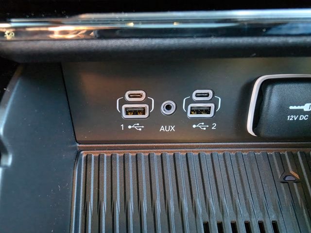 New 2026 Silver Zynith Exterior Paint Jeep Limited image 23