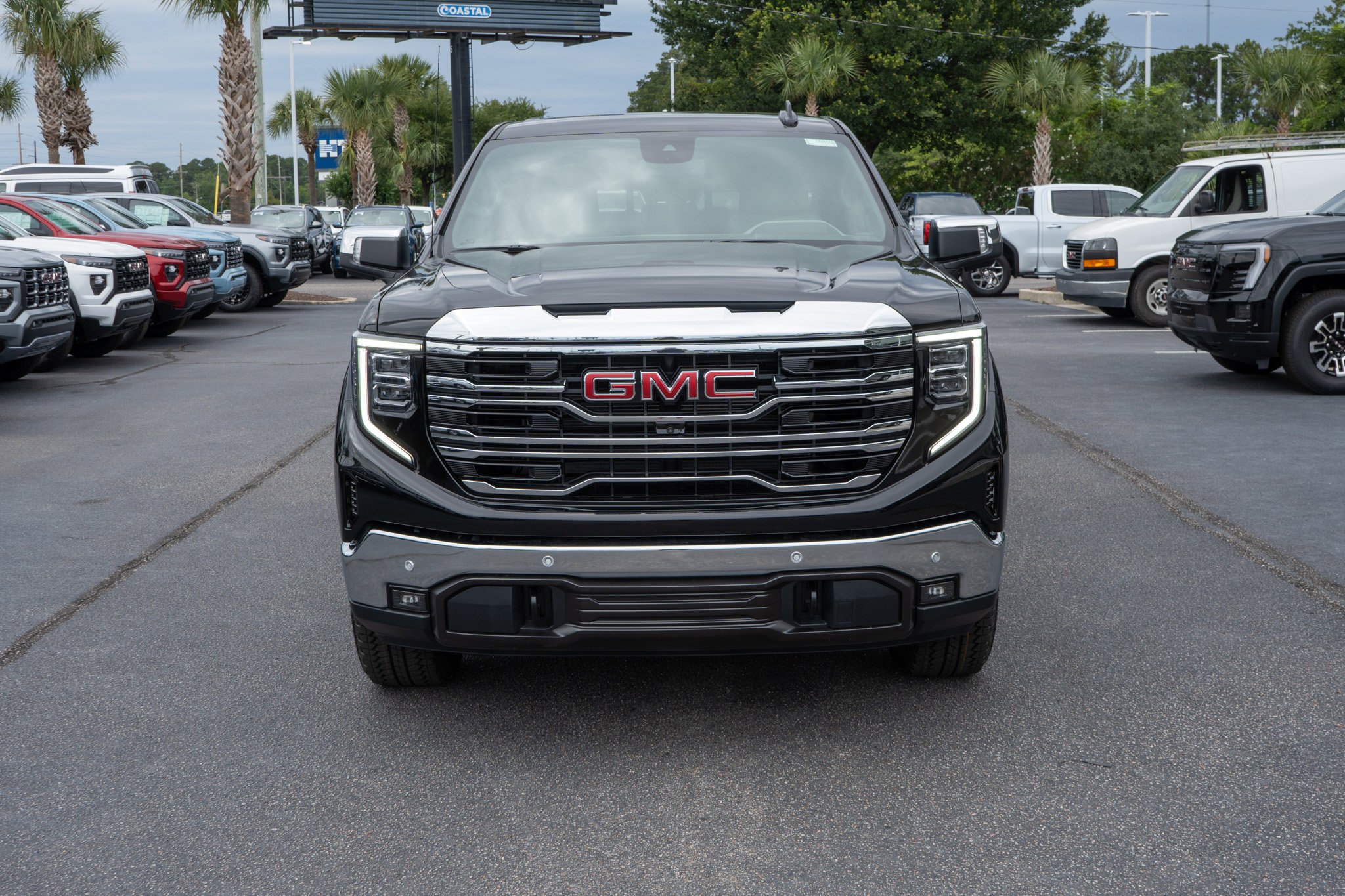 2026 GMC Sierra 1500 SLT - Photo 8