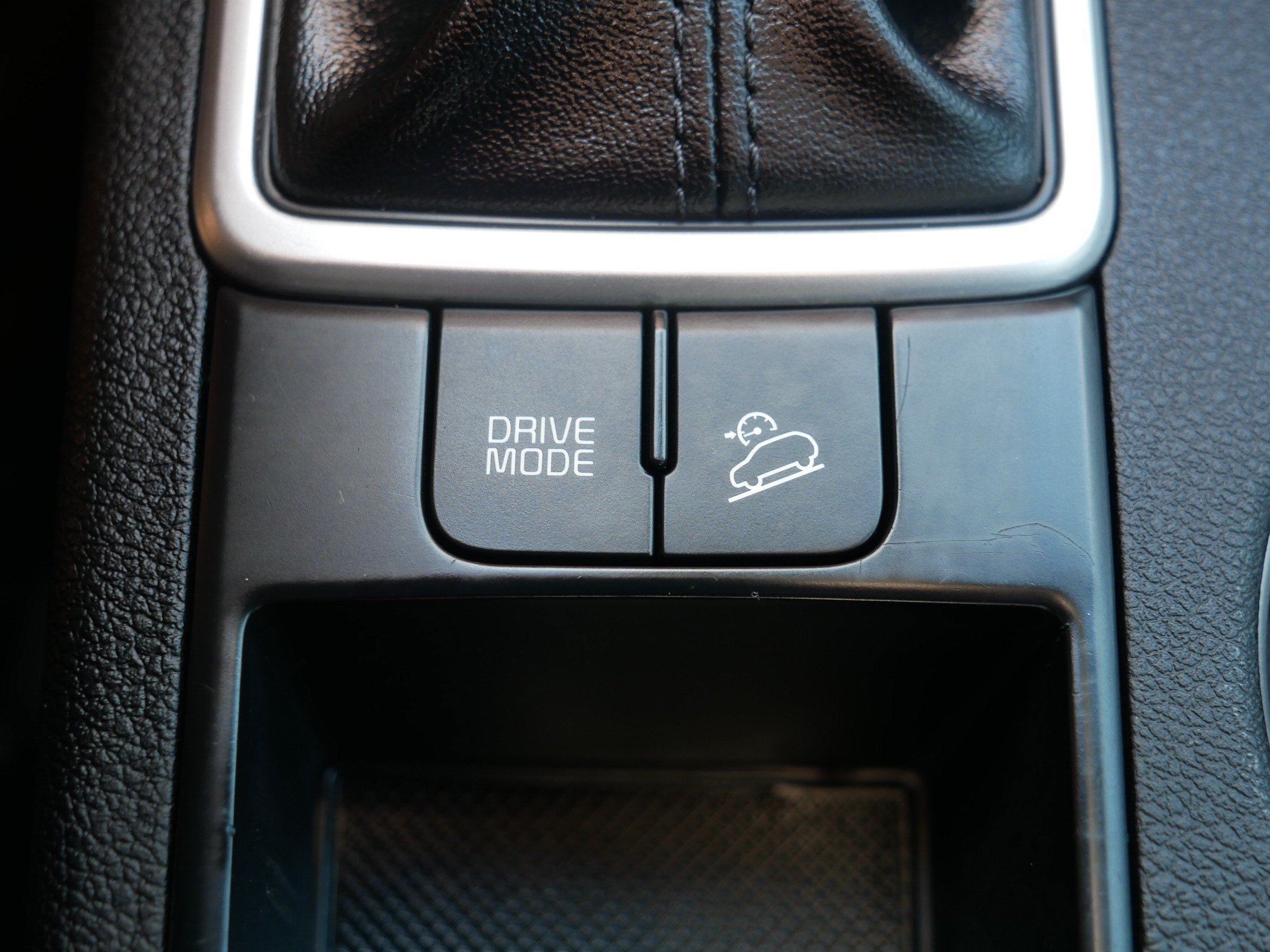 Used 2017 Mineral Silver Kia LX image 31