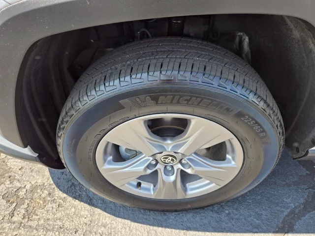 Used 2025 Ice Toyota XLE image 25