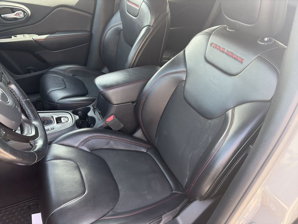Used 2019 Sting Gray Clearcoat Jeep Trailhawk image 10