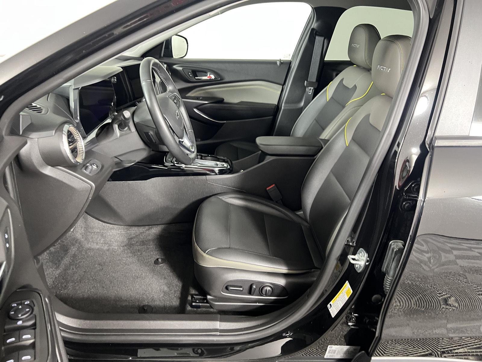 Used 2025 Mosaic Black Metallic Chevrolet ACTIV image 13