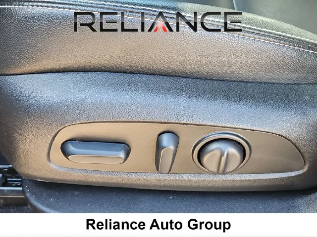 Used 2024 Silver GMC SLT image 9