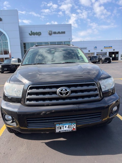 Used 2016 Black Toyota SR5 image 2