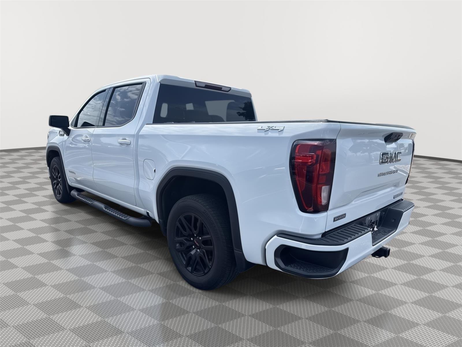 Used 2023 Summit White GMC Elevation image 4
