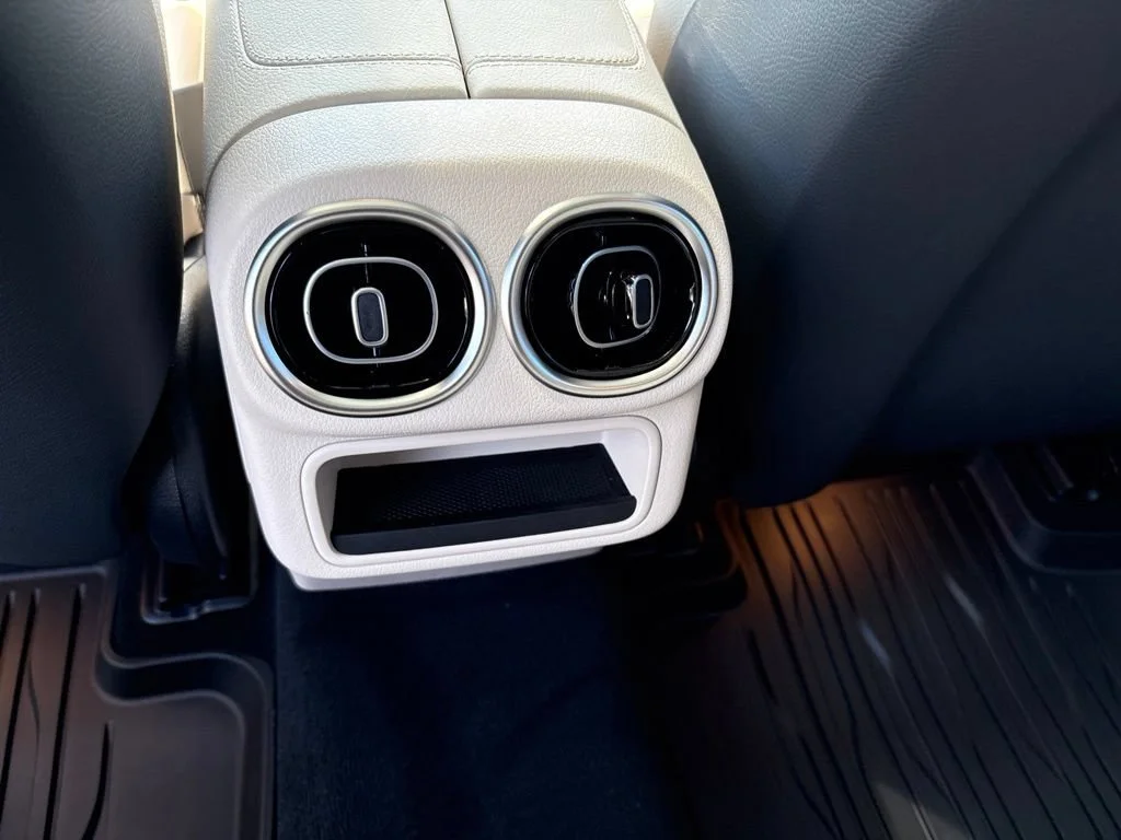 New 2027 Polar White Mercedes-Benz GLC 300 image 30