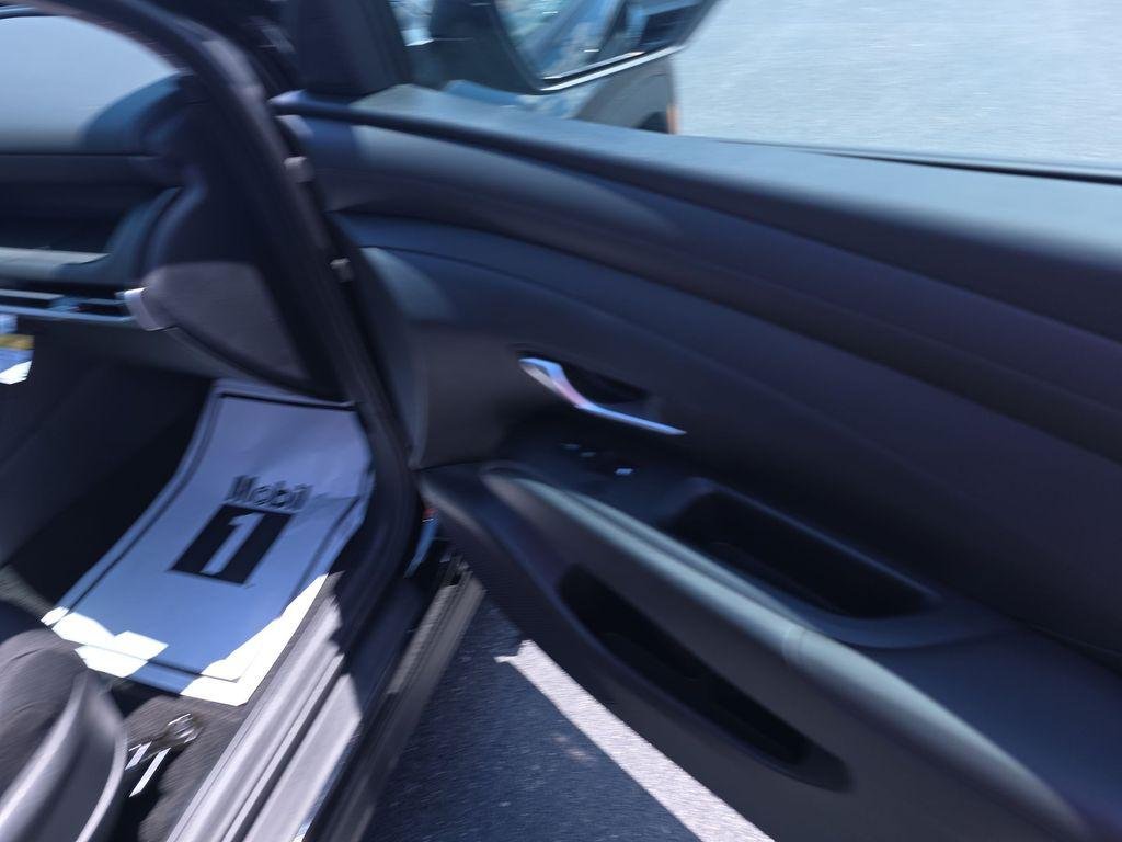 New 2026 Black Hyundai SE FWD image 23