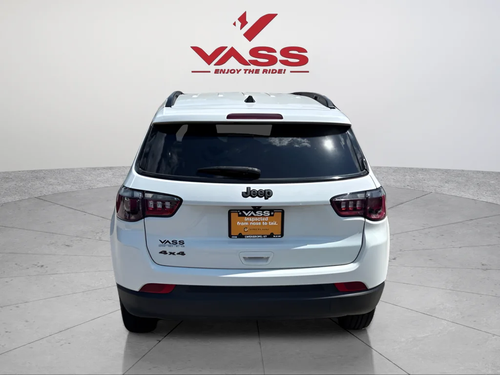 Used 2025 Bright White Clearcoat Jeep Latitude image 4