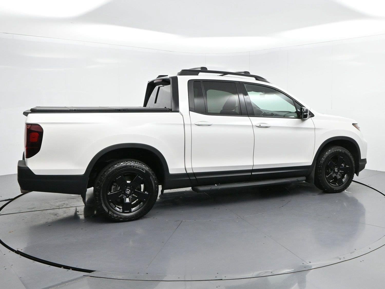 Used 2025 White Honda Black Edition image 8