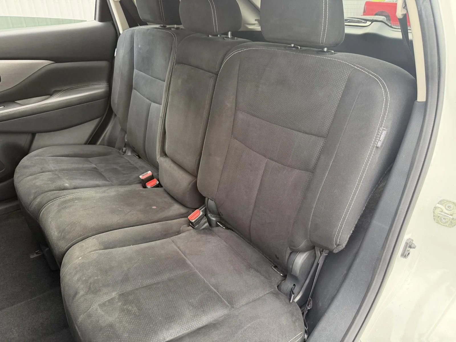 Used 2019 Pearl White Tricoat Nissan S image 17