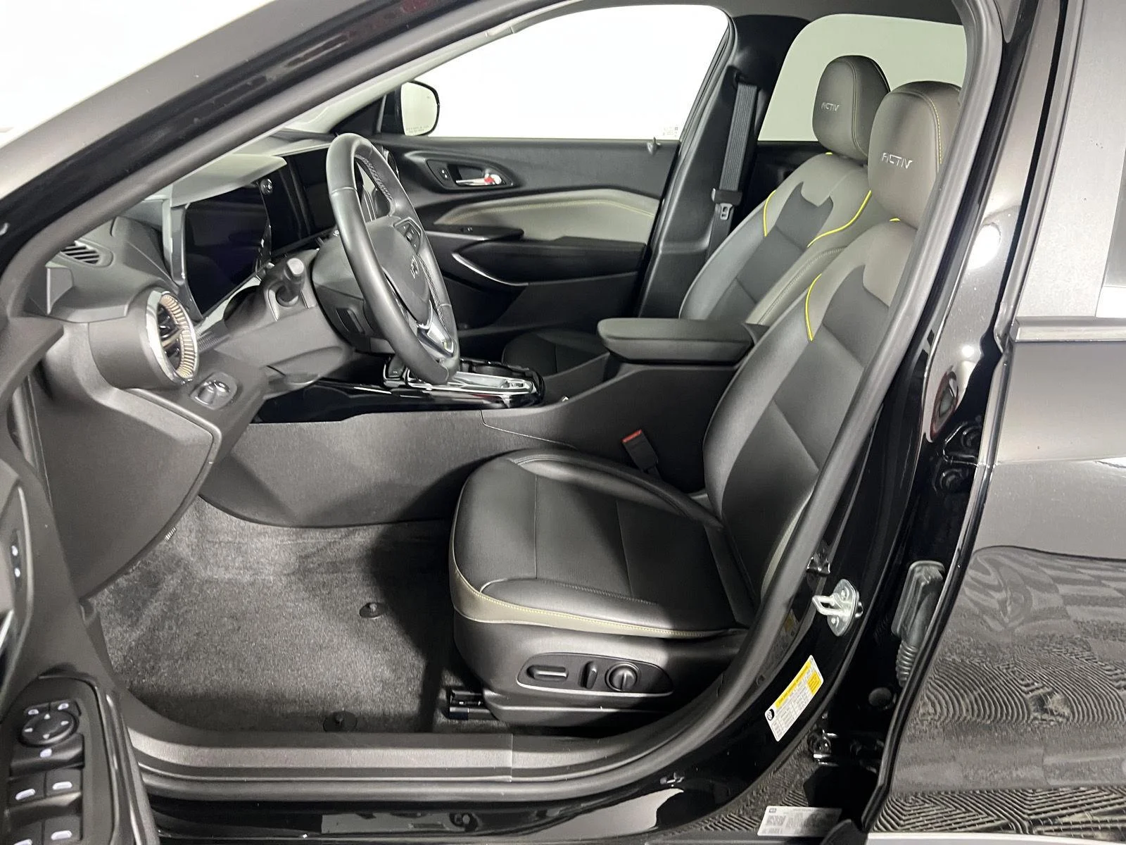 Used 2025 Mosaic Black Metallic Chevrolet ACTIV image 13