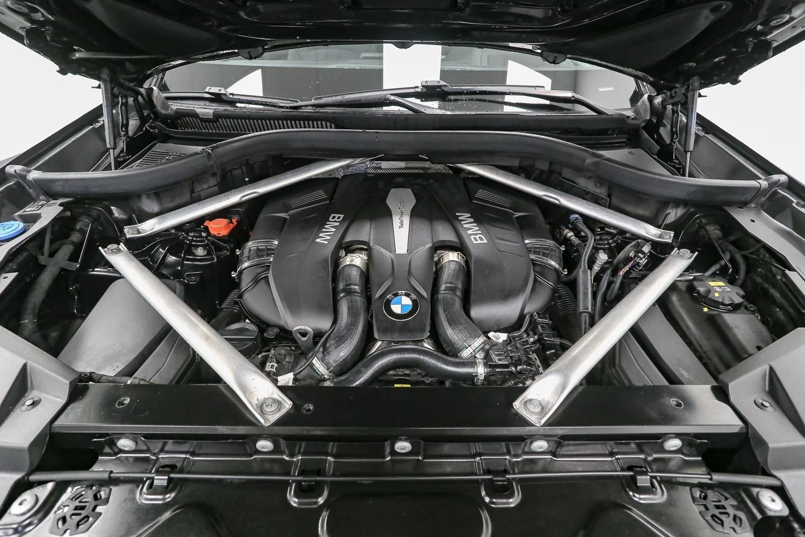 Used 2019 Black Sapphire Metallic BMW xDrive50i image 15