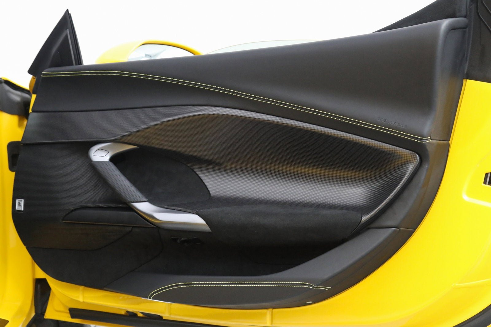 Used 2024 Giallo Modena Ferrari  image 21